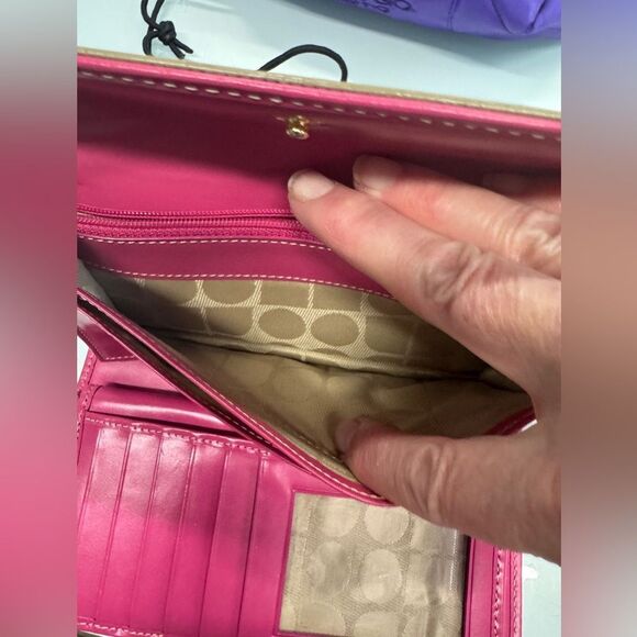 Kate Spade Spencer Bifold Wallet Gold sparkle - Picture 5 of 10